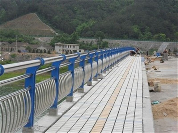 齐齐哈尔不锈钢桥梁护栏是一种什么材质的护栏
