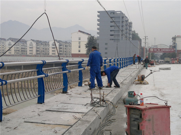 齐齐哈尔不锈钢复合管护栏常见问题及解决方案